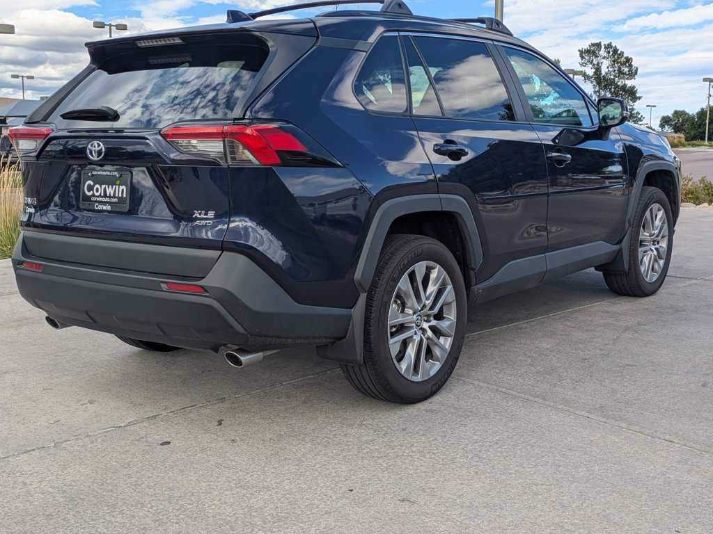 Used 2022 Toyota RAV4 XLE Premium AWD/4WD image 9