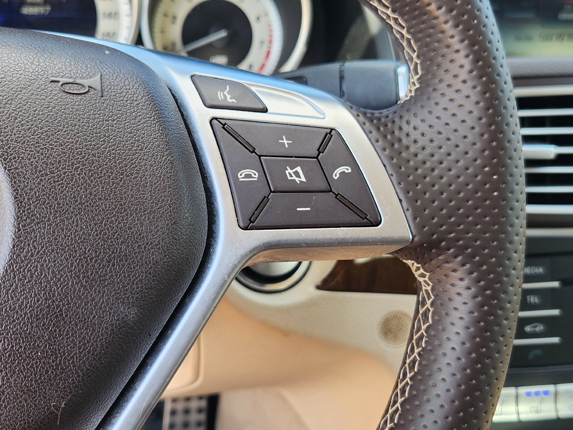 Certified 2016 Mercedes-Benz E 400 Cabriolet image 30