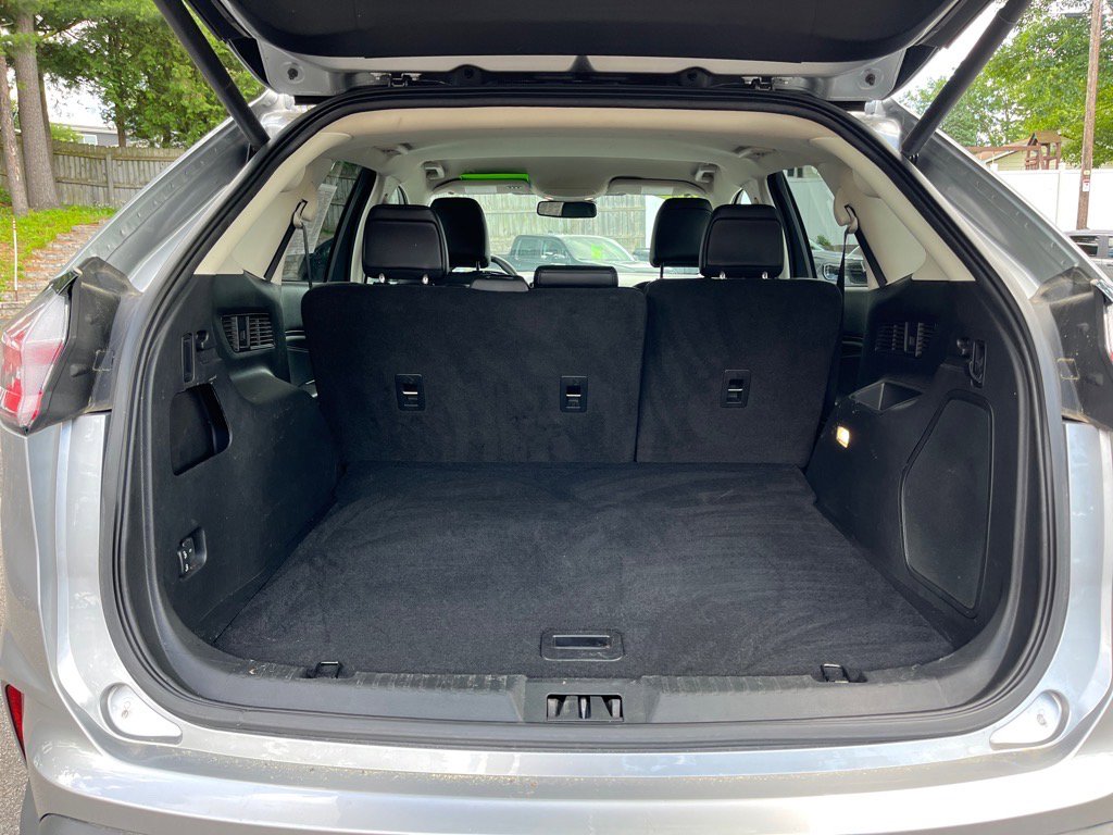 Used 2024 Ford Edge Titanium image 8