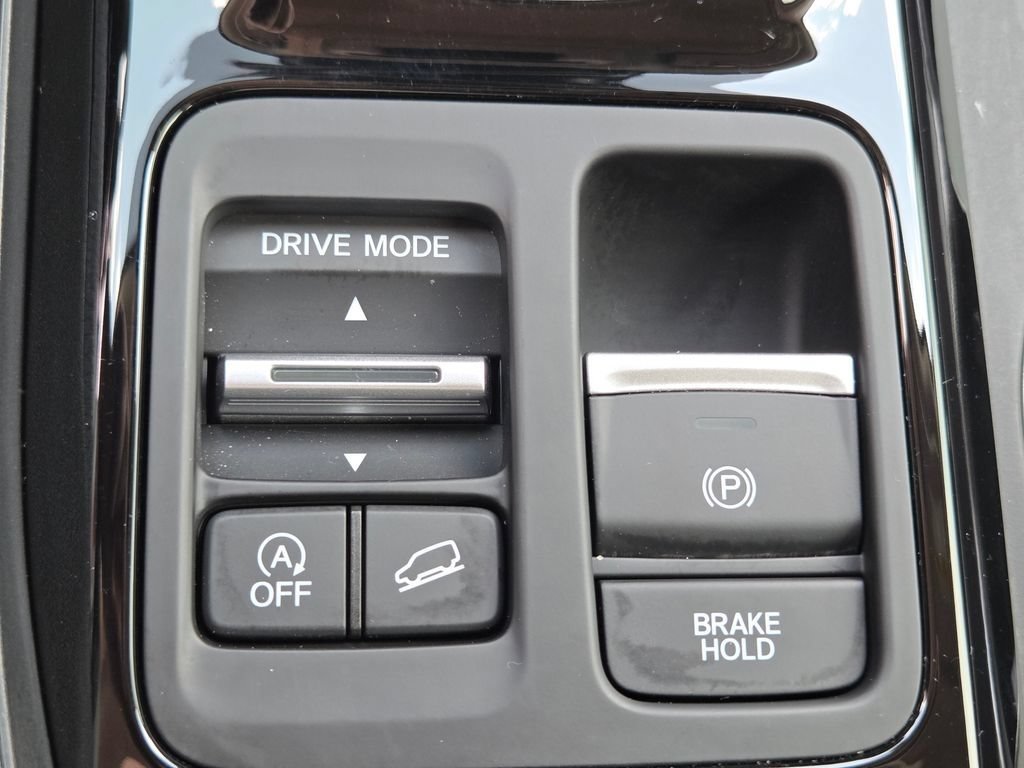 Used 2025 Honda Pilot Elite image 11