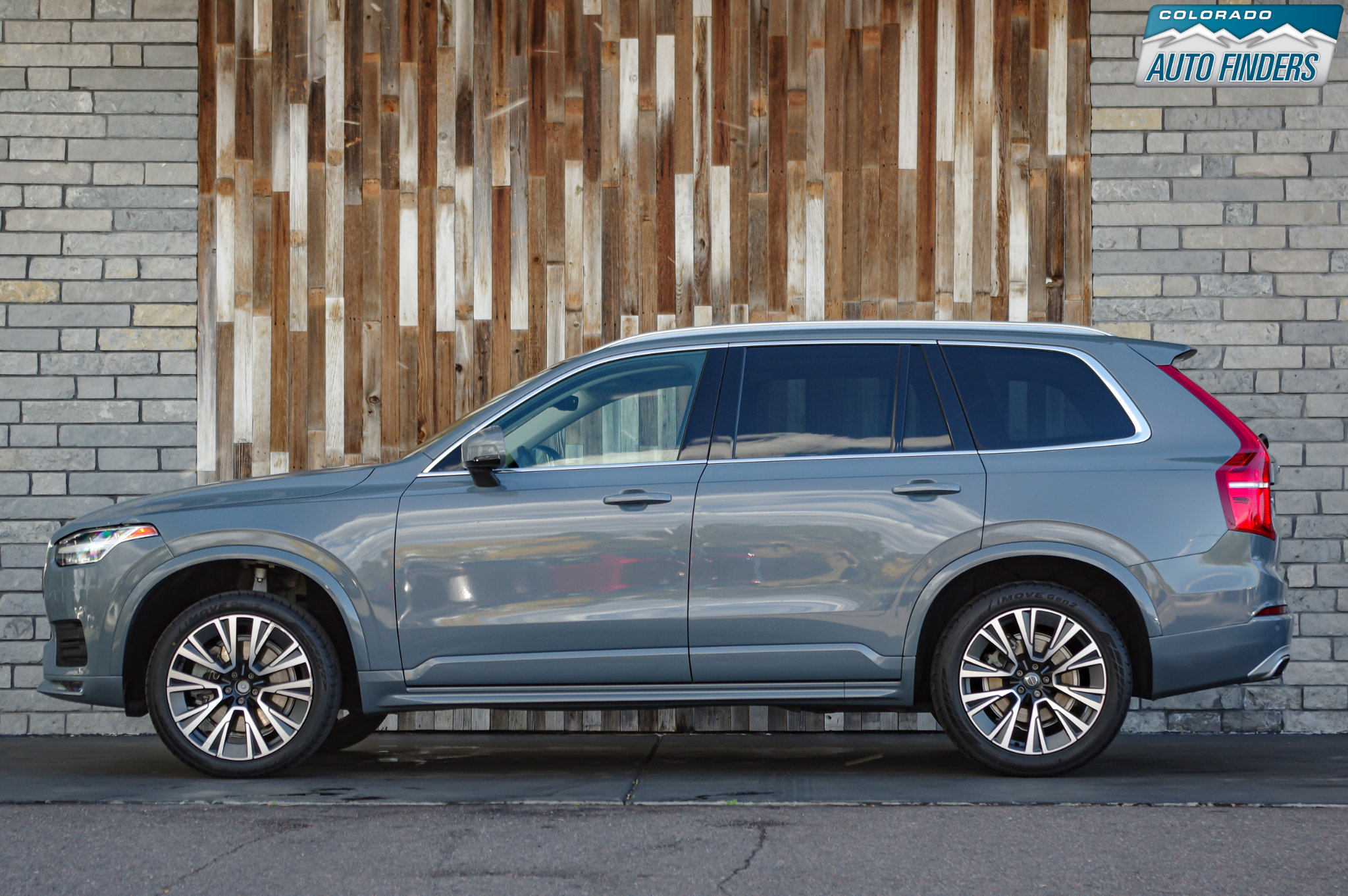 Used 2020 Volvo XC90 T5 Momentum image 3