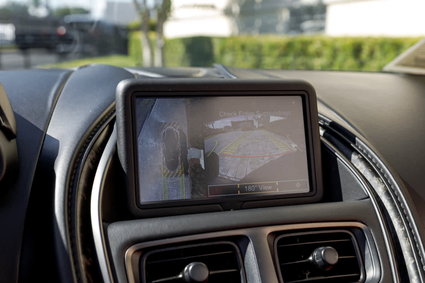 Used 2019 Aston Martin DB11 Volante image 49