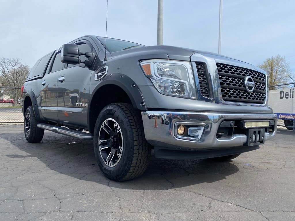 Used 2017 Nissan Titan SV AWD/4WD image 32