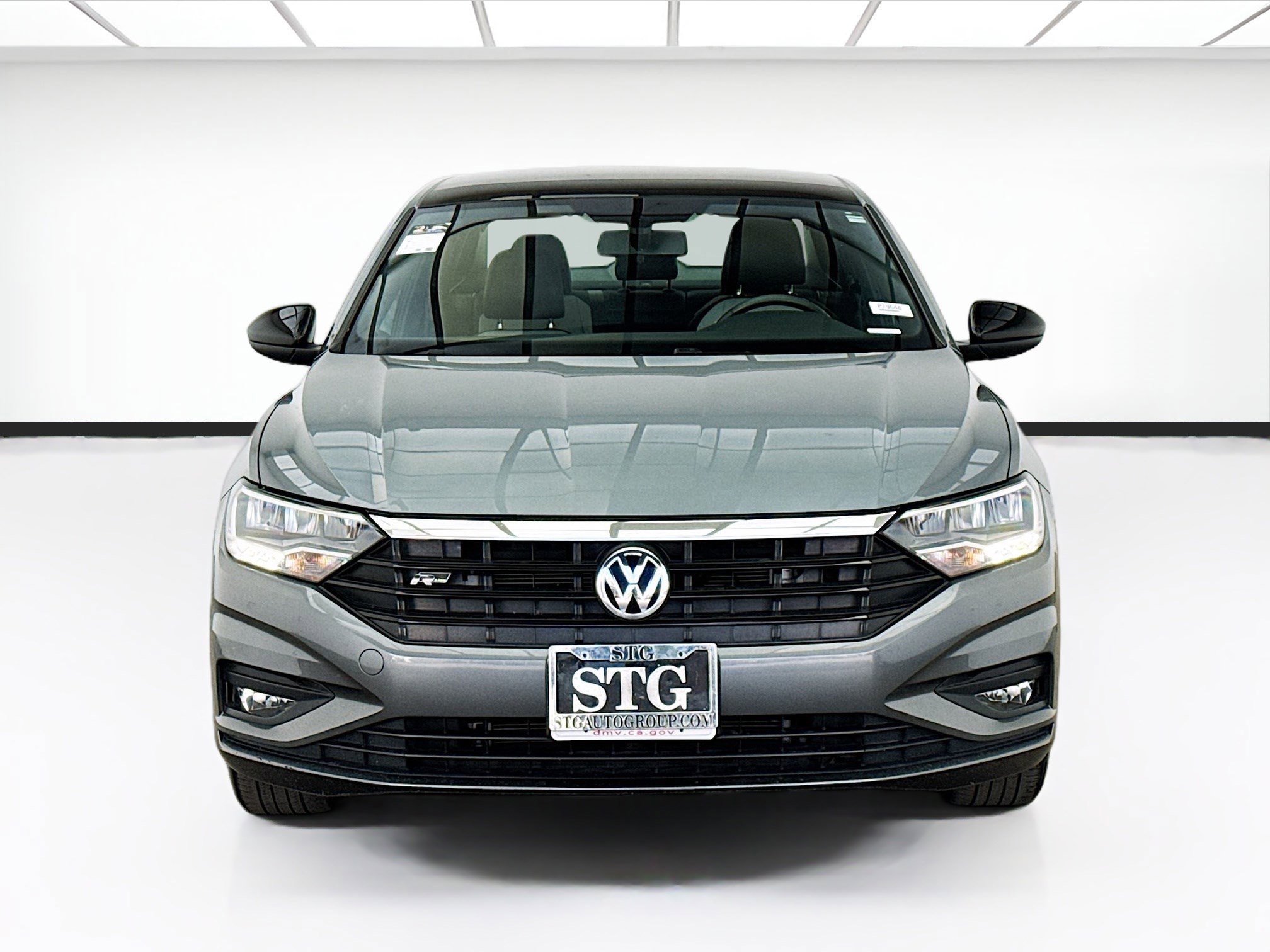 Used 2019 Volkswagen Jetta R-Line w/ R-Line Cold Weather Package FWD image 2