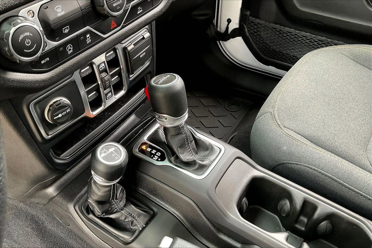 Certified 2025 Jeep Gladiator Sport image 31