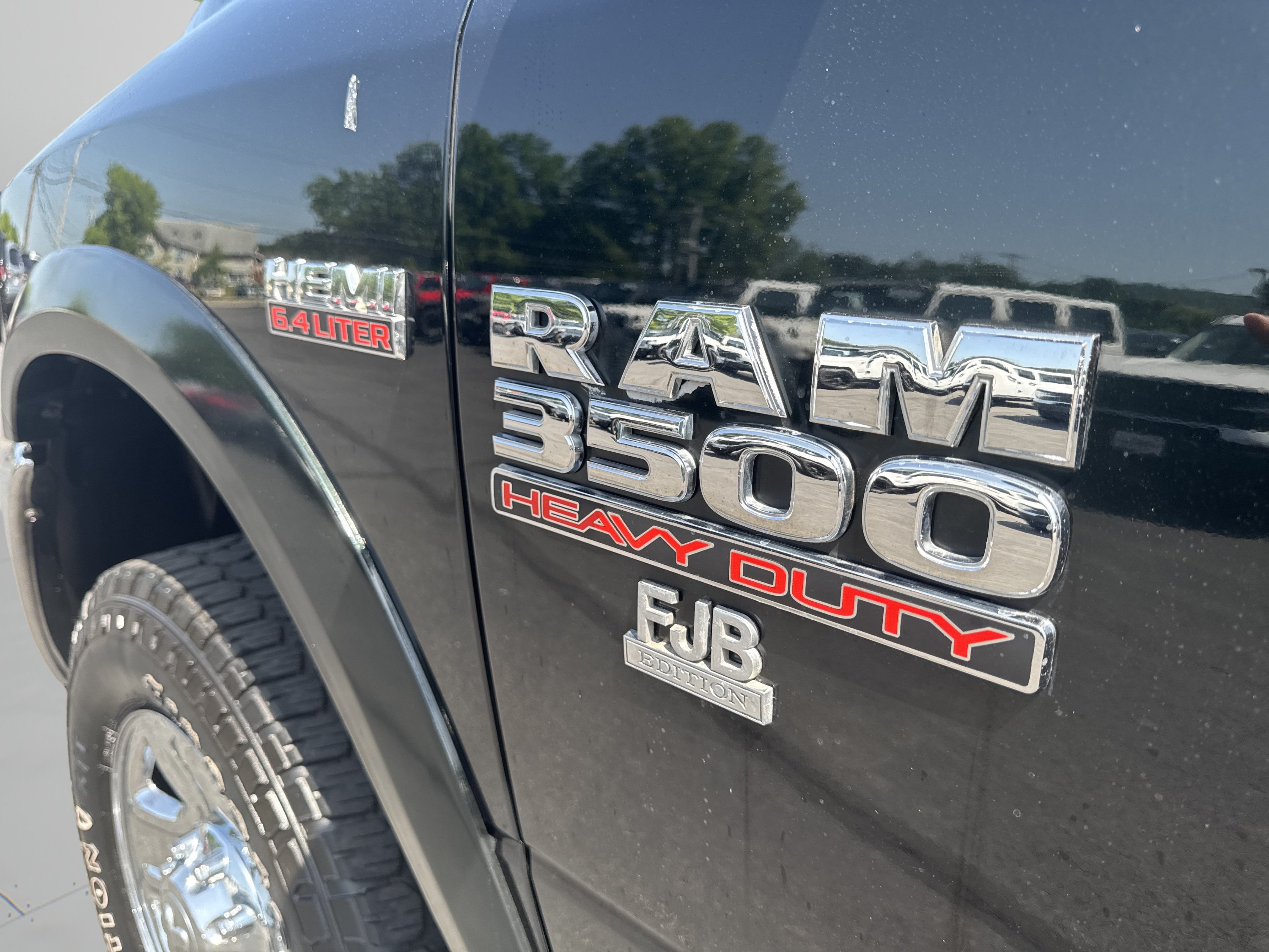 Used 2017 RAM 3500 Tradesman w/ Chrome Appearance Group AWD/4WD image 9
