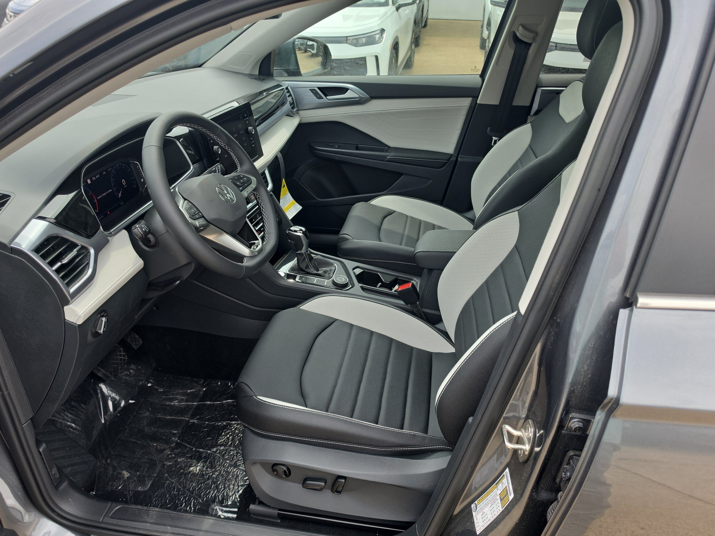 New 2026 Volkswagen Taos SEL AWD/4WD image 15