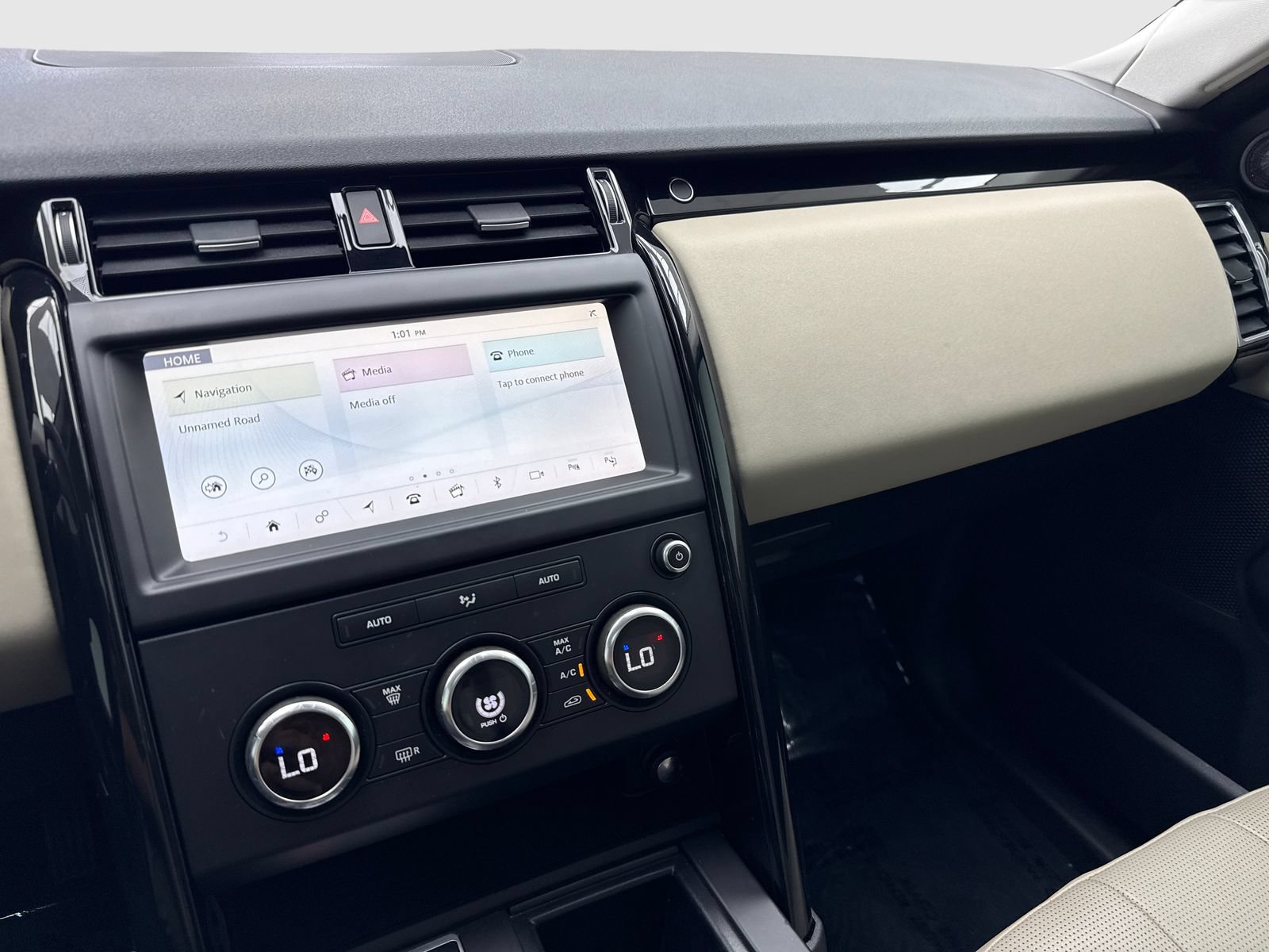 Used 2019 Land Rover Discovery SE AWD/4WD image 24