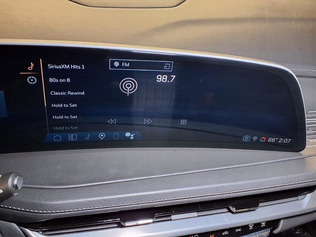 Used 2024 Cadillac XT4 Premium Luxury image 4