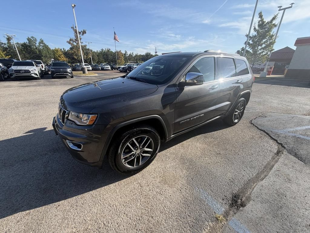 Used 2017 Jeep Grand Cherokee Limited AWD/4WD image 3