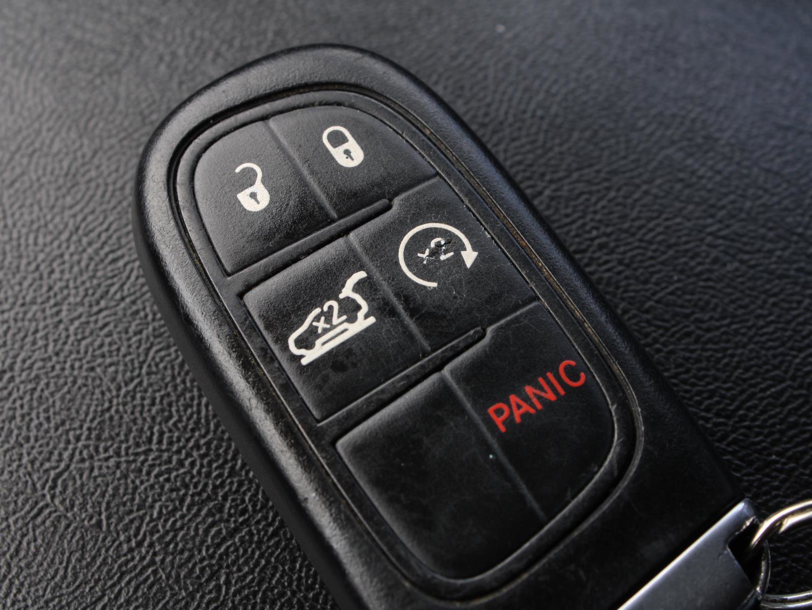 Used 2018 Jeep Cherokee Limited image 17