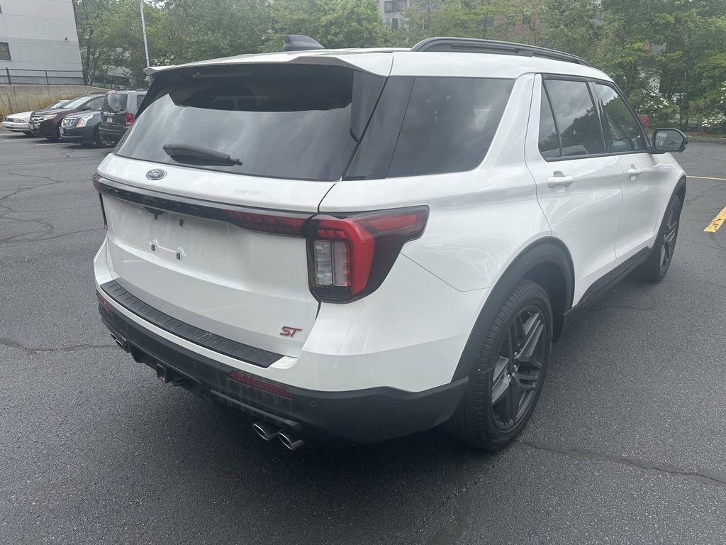 Used 2025 Ford Explorer ST AWD/4WD image 5