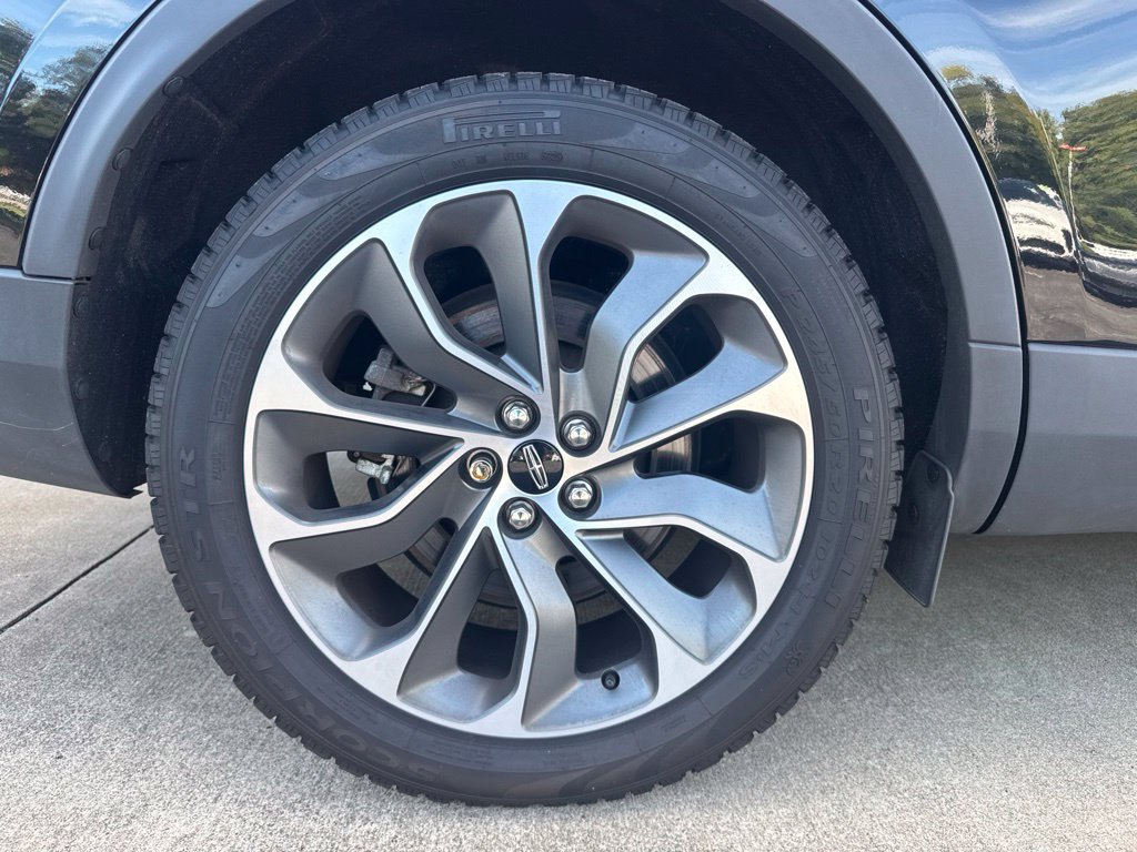 Used 2023 Lincoln Nautilus Reserve AWD/4WD image 23