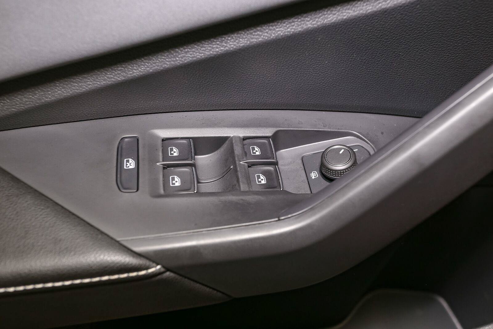 Certified 2026 Volkswagen Jetta SE FWD image 40