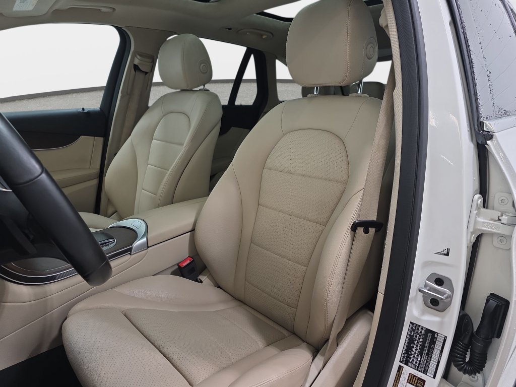 Used 2022 Mercedes-Benz GLC 300 4MATIC image 14