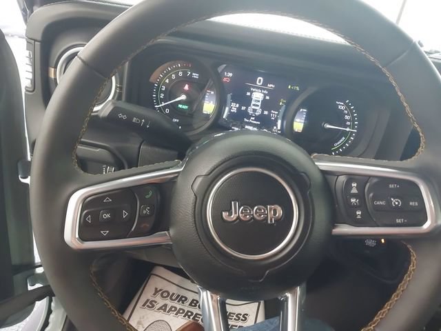 Used 2024 Jeep Wrangler Unlimited Sahara w/ Safety Group AWD/4WD image 8