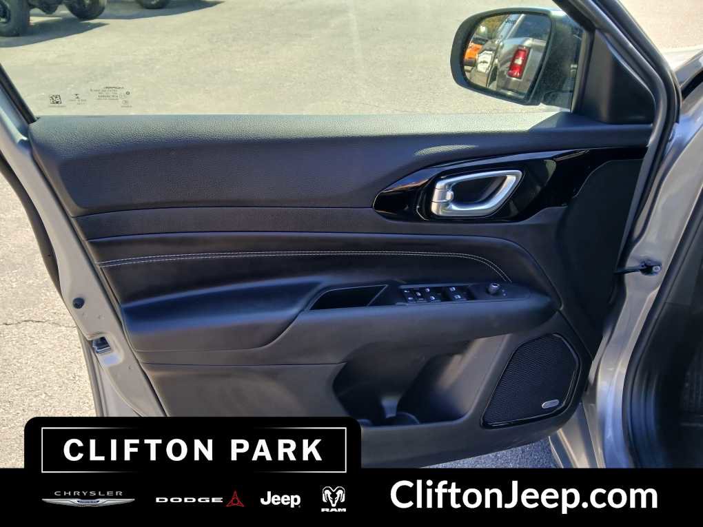 Used 2022 Jeep Compass High Altitude image 9