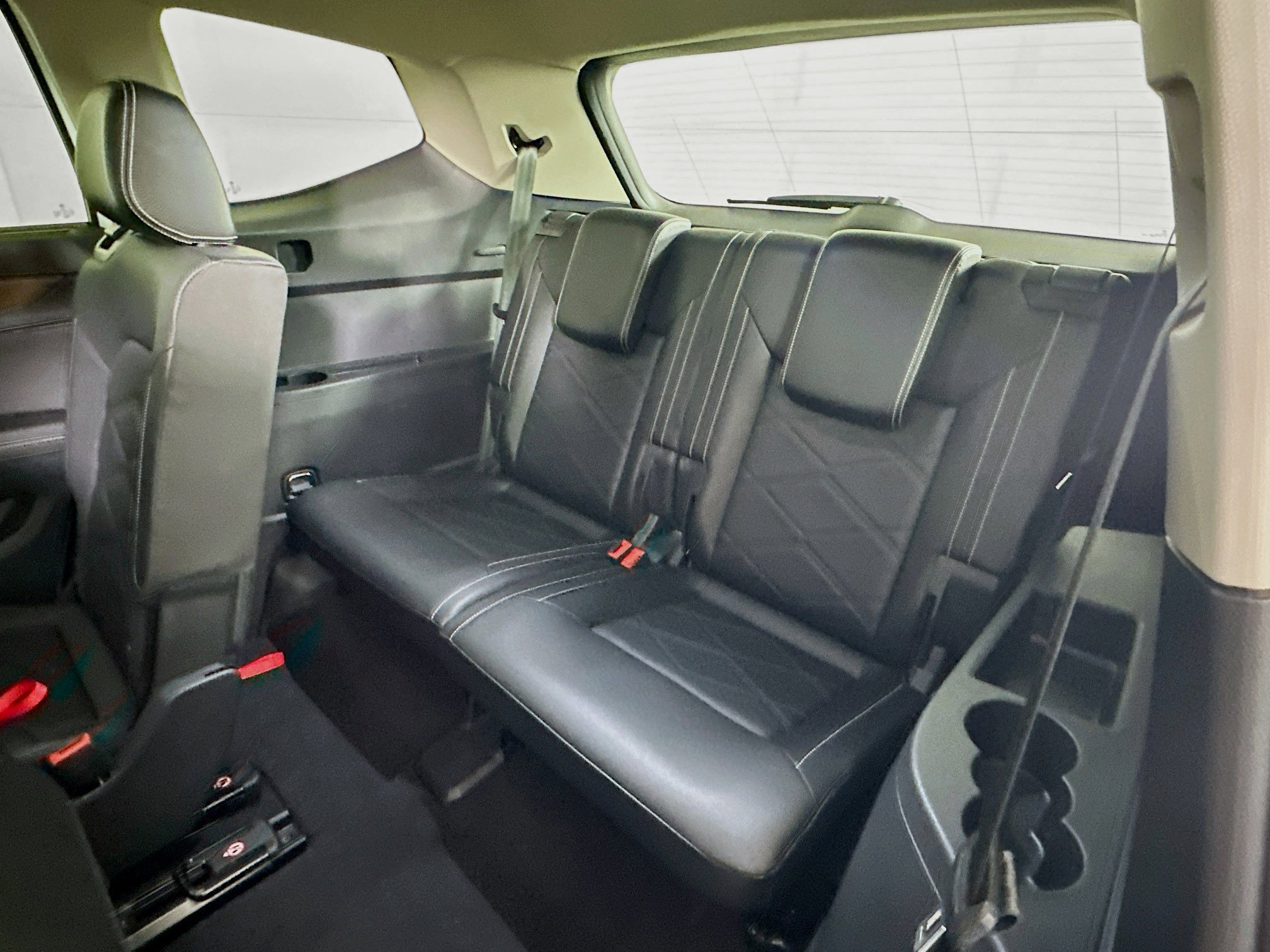 Used 2025 Volkswagen Atlas SE image 29