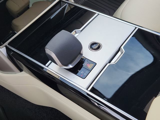 New 2026 Land Rover Range Rover Long Wheelbase SE image 15