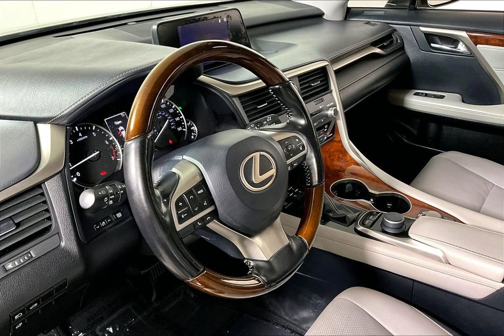 Used 2018 Lexus RX 350L FWD w/ Premium Package image 13