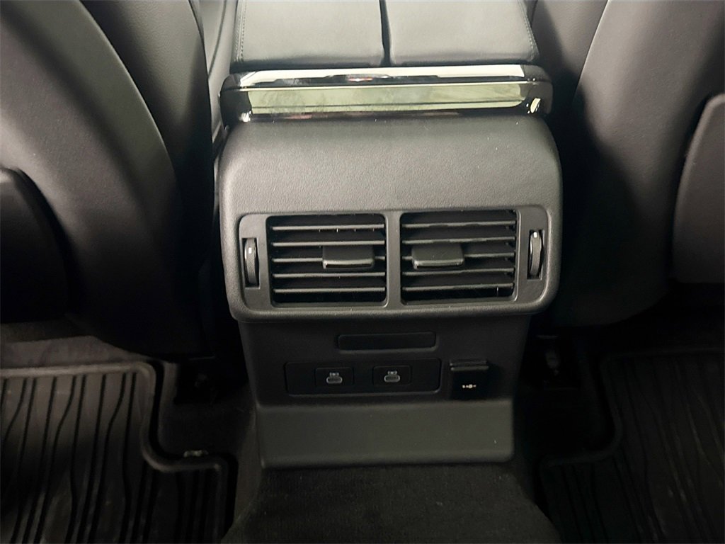 New 2026 Land Rover Range Rover Velar Dynamic SE image 25