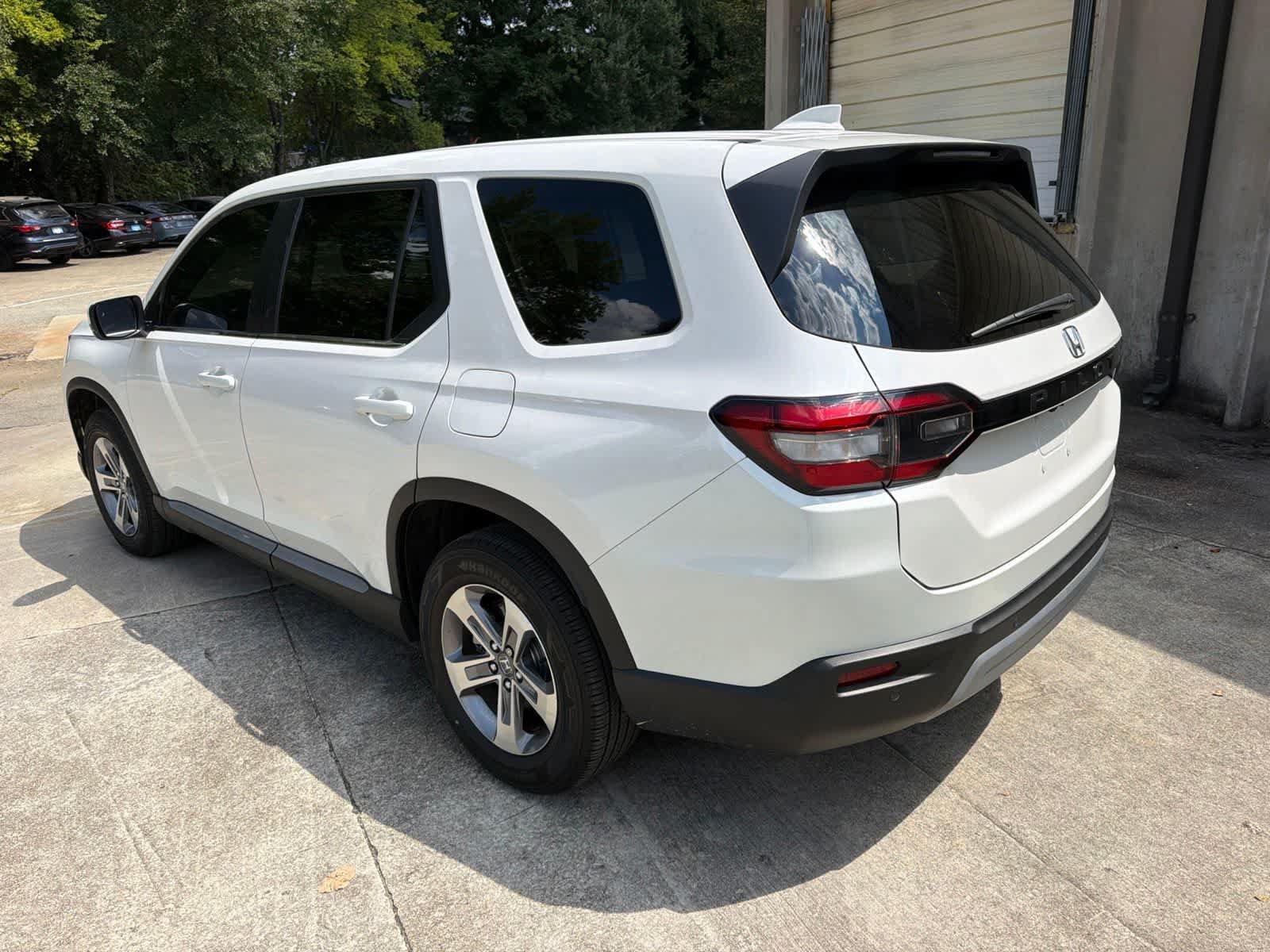 Certified 2025 Honda Pilot EX-L image 8