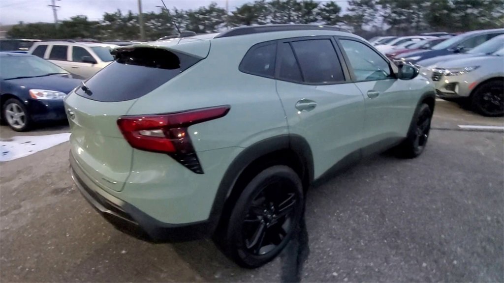 Used 2025 Chevrolet Trax ACTIV w/ Driver Confidence Package image 8