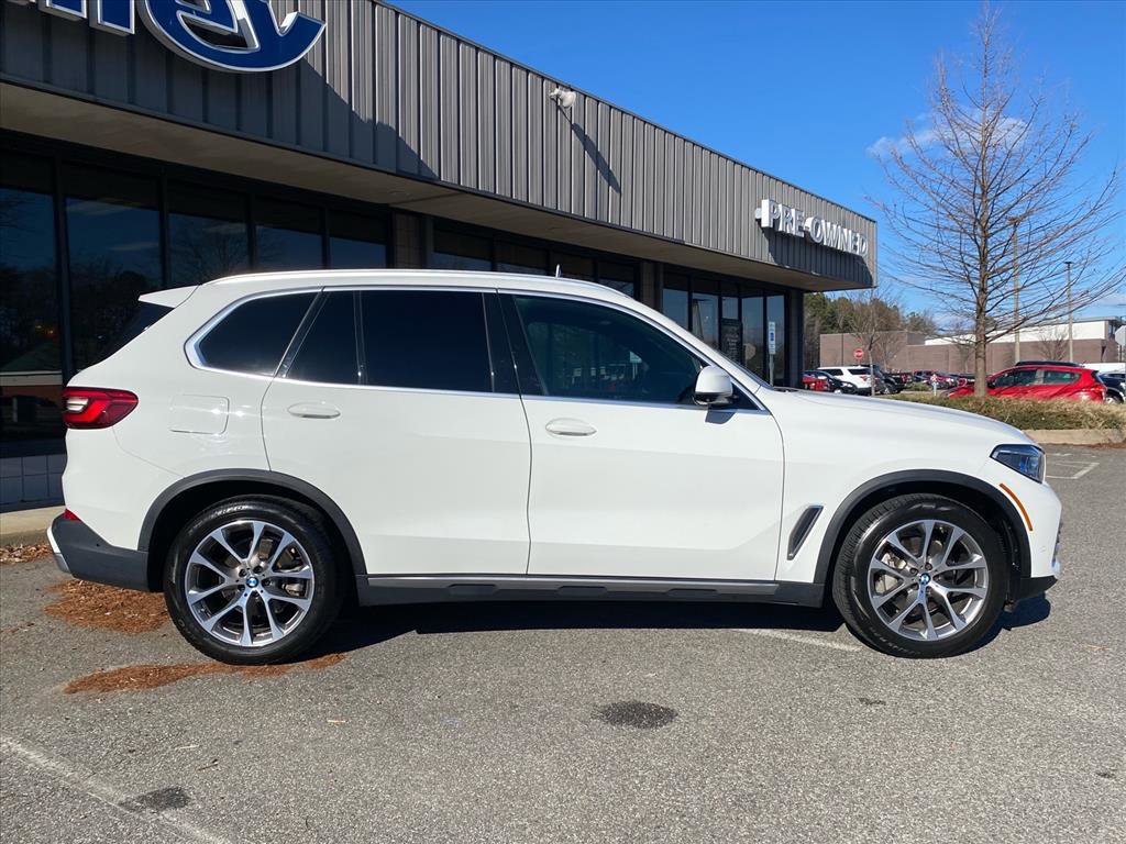 Used 2019 BMW X5 xDrive40i w/ Executive Package image 3