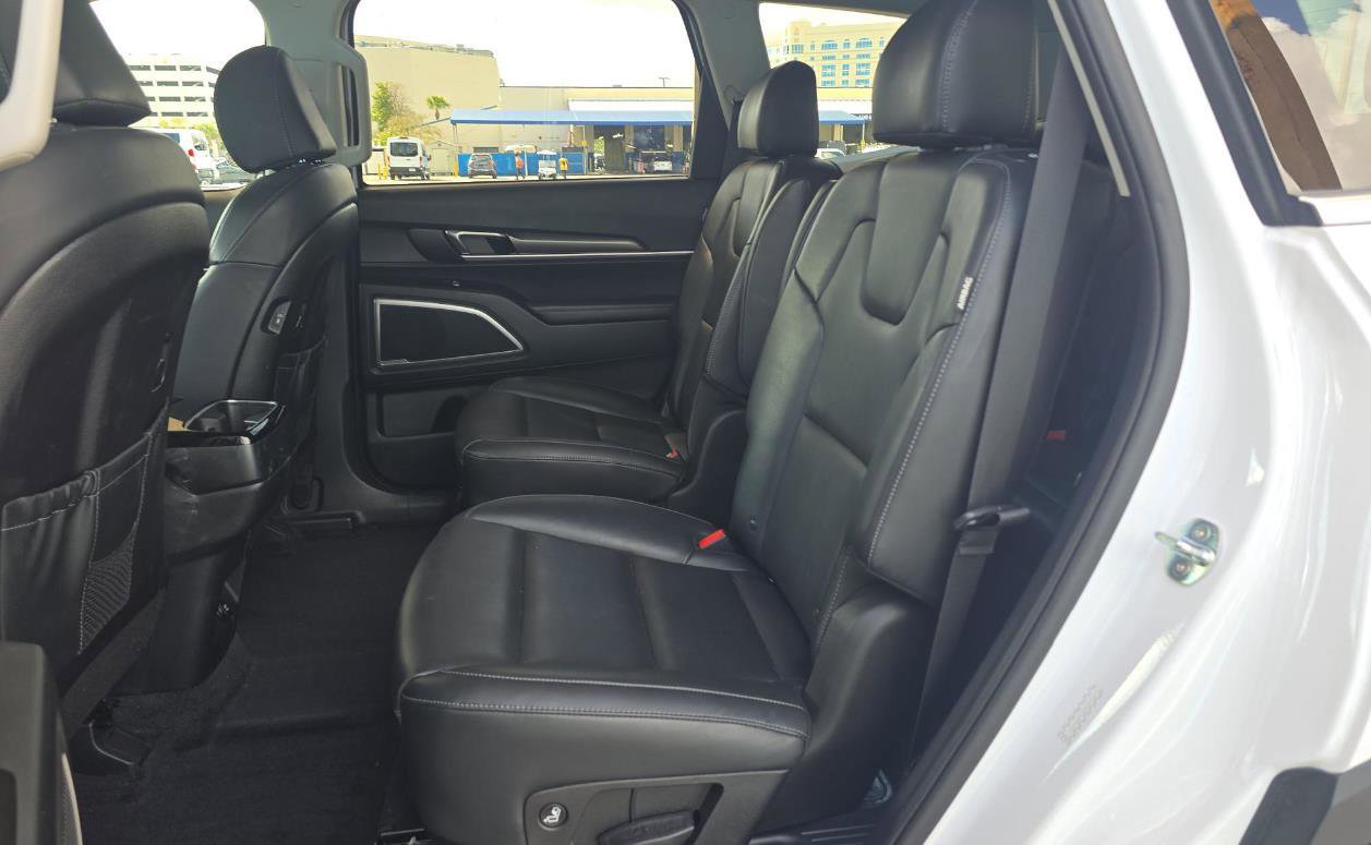 Used 2025 Kia Telluride S image 11