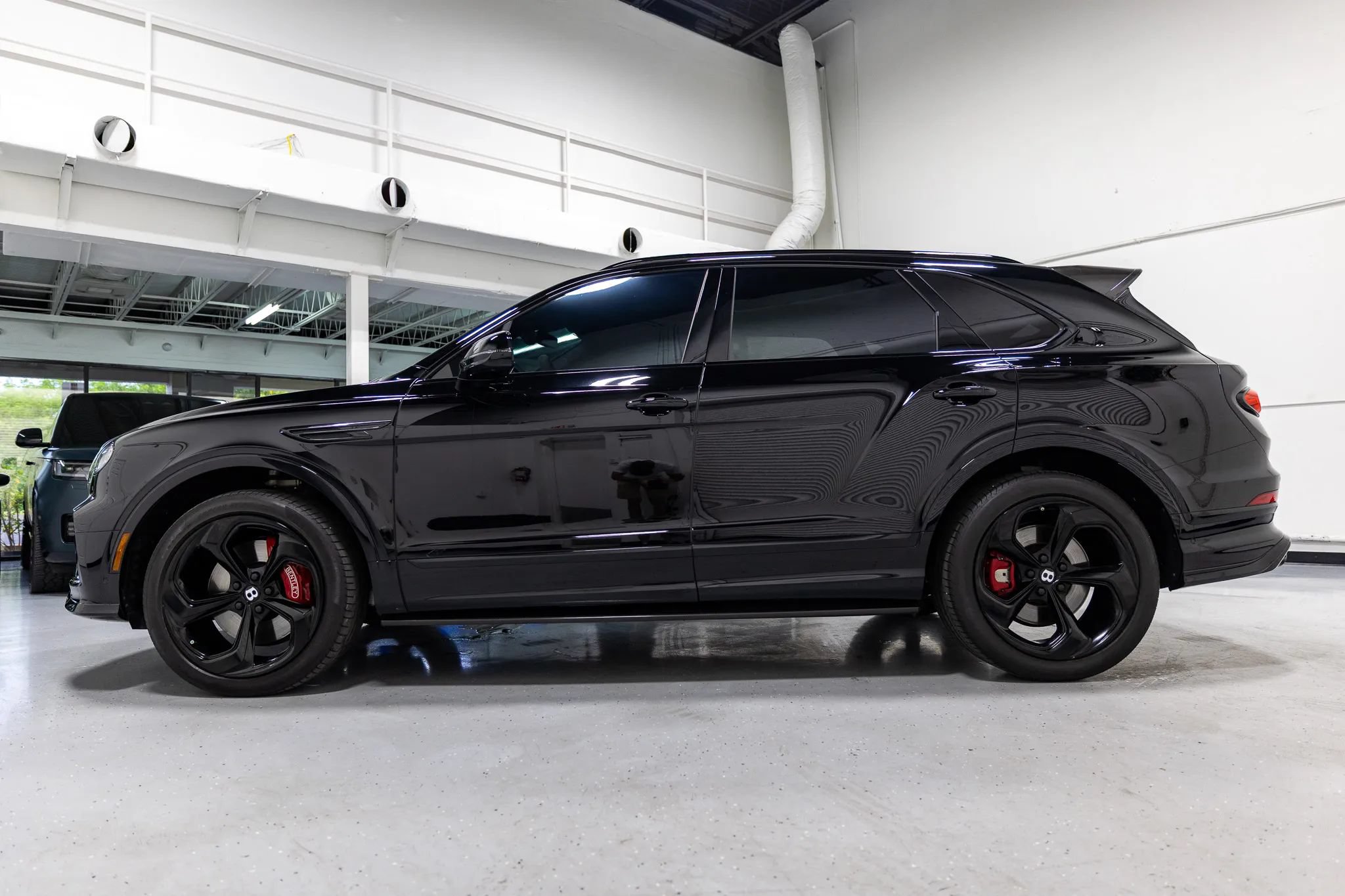 Used 2022 Bentley Bentayga AWD/4WD image 12