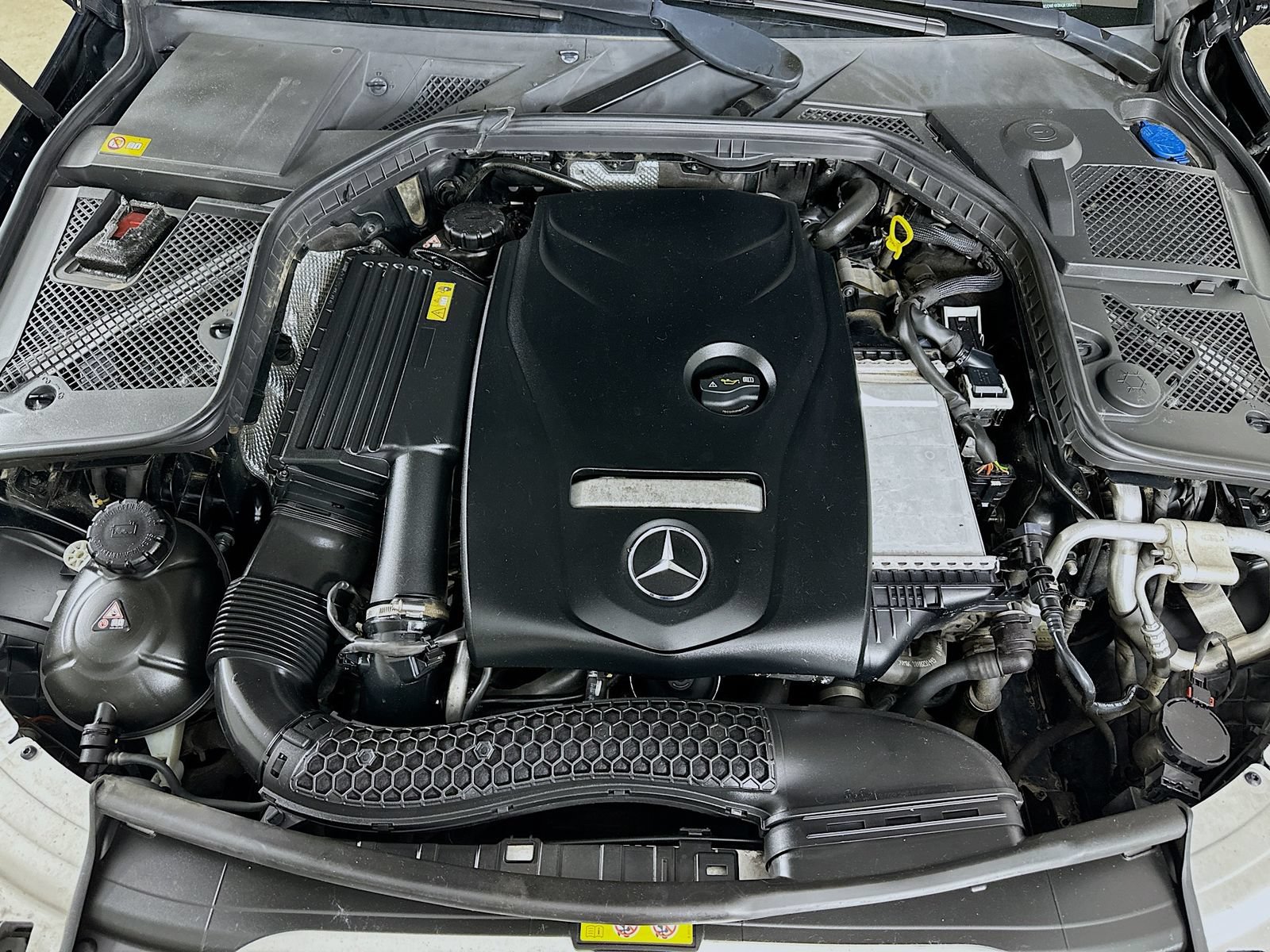 Used 2016 Mercedes-Benz C 300 4MATIC Sedan image 12
