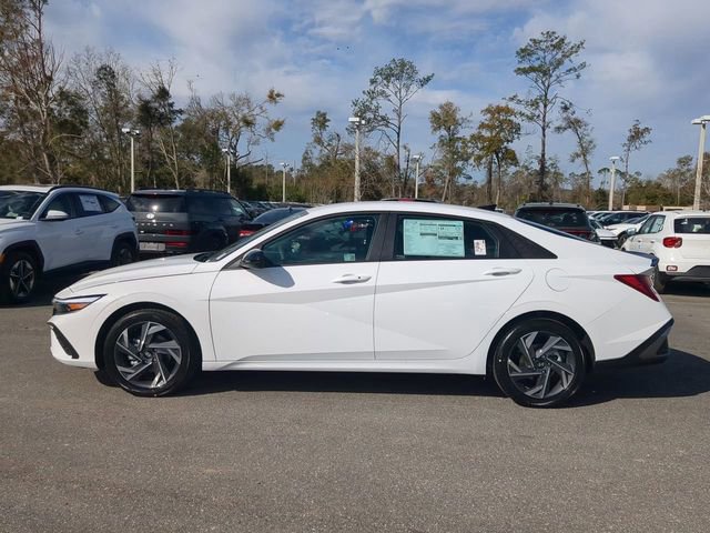 New 2025 Hyundai Elantra Sport FWD image 8