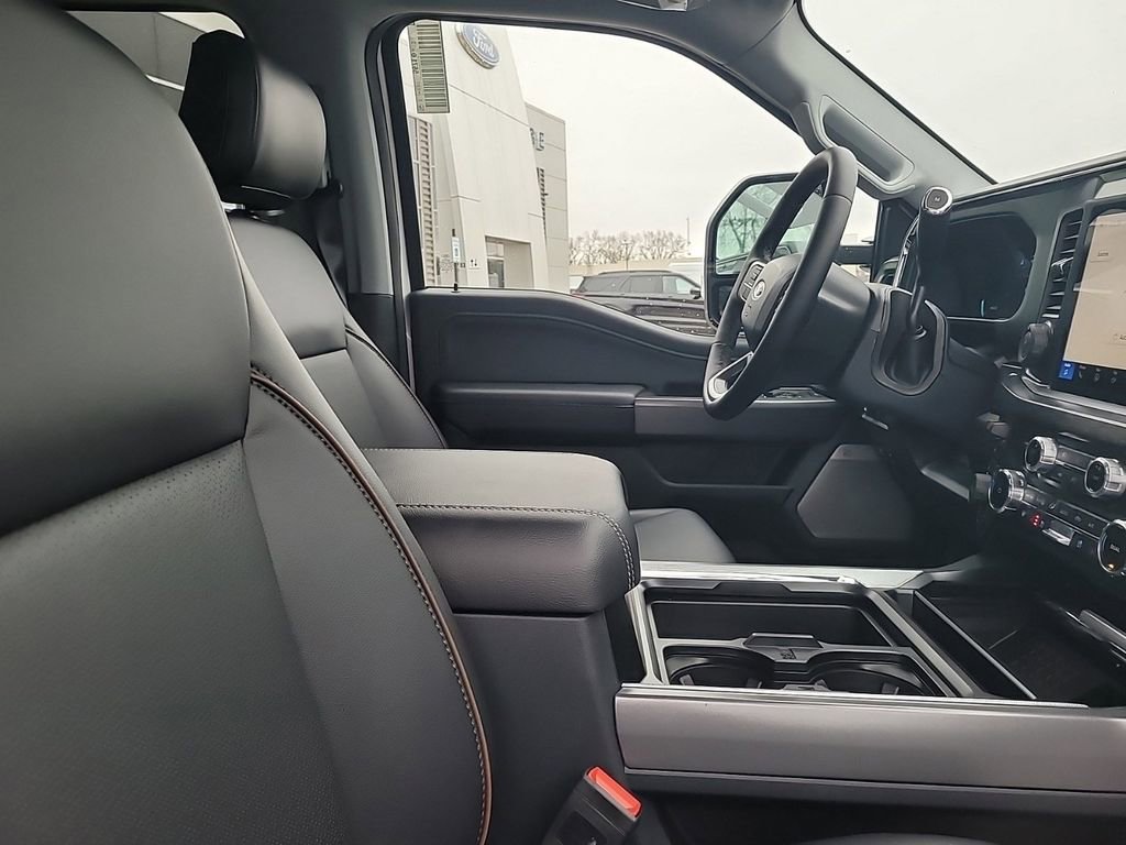 New 2025 Ford F250 Lariat w/ Lariat Ultimate Package image 28