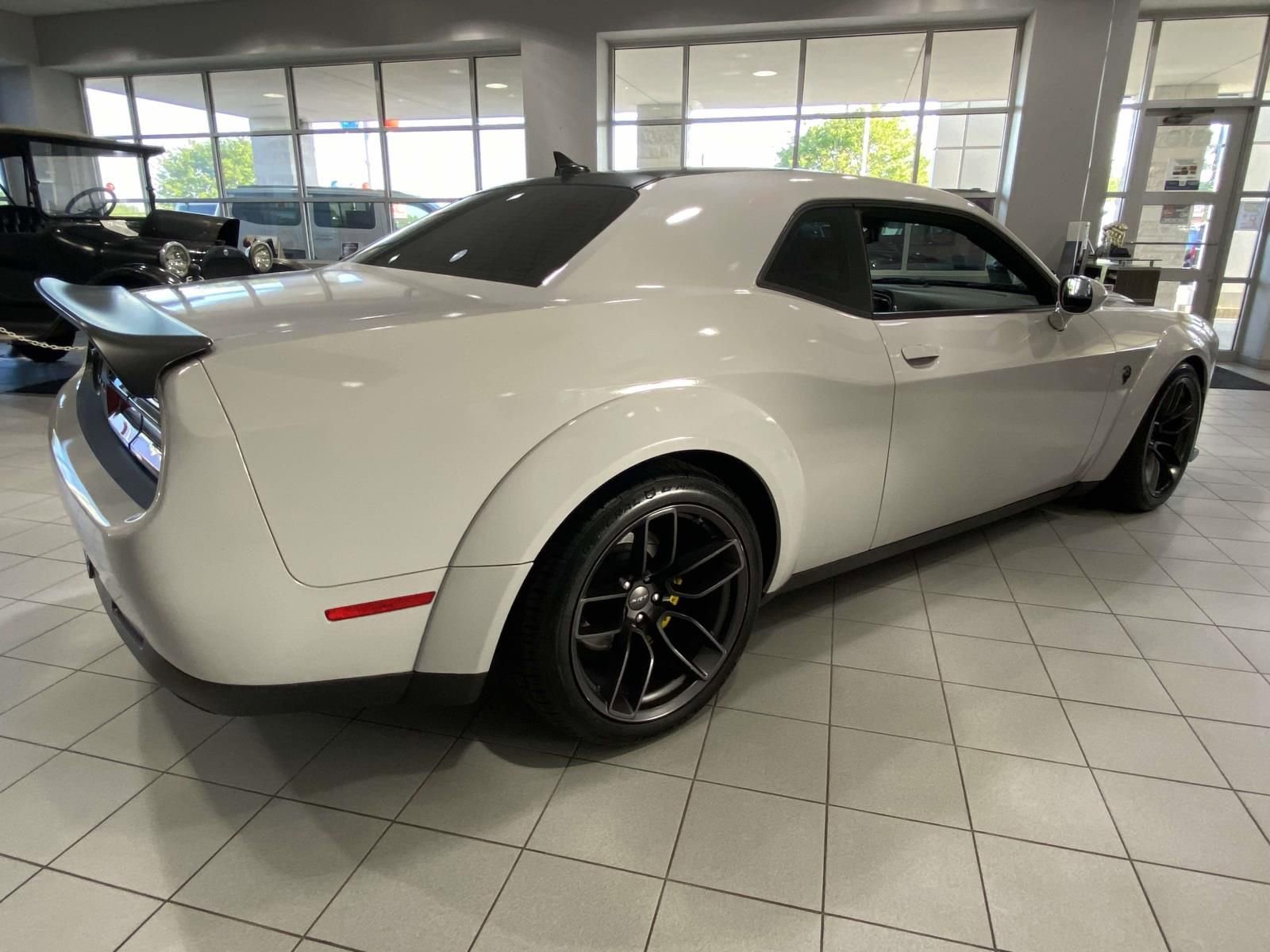 Used 2019 Dodge Challenger SRT Hellcat Redeye image 8