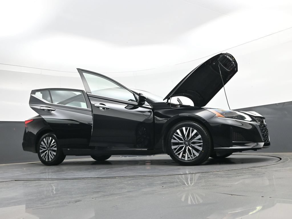 Used 2024 Nissan Altima 2.5 SV FWD image 54