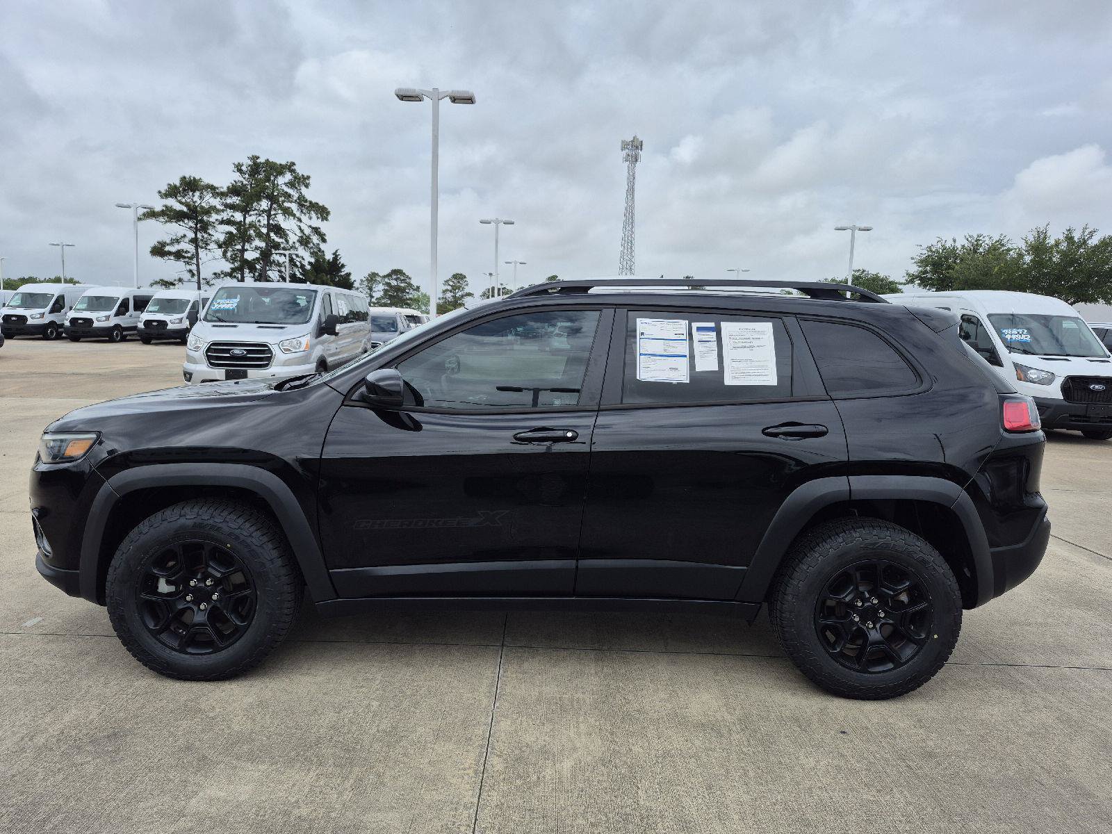 Used 2022 Jeep Cherokee Latitude AWD/4WD image 12