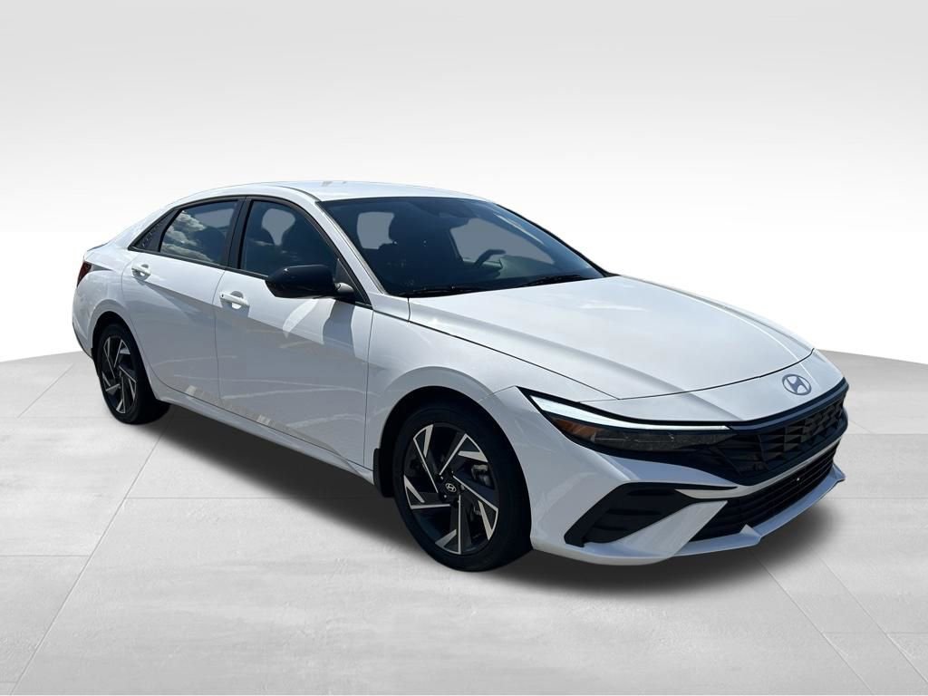Used 2025 Hyundai Elantra Sport FWD image 7