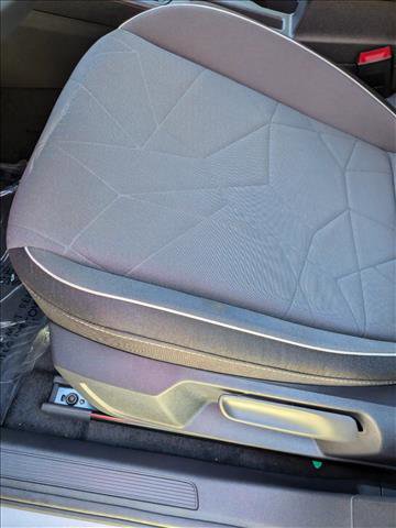 Used 2025 Volkswagen Jetta Sport image 4