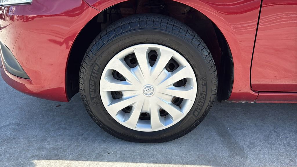 Used 2019 Nissan Versa SV image 10