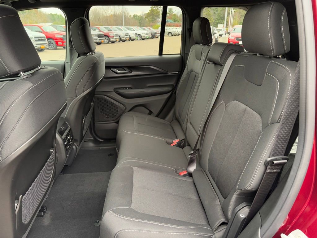 New 2025 Jeep Grand Cherokee Laredo X AWD/4WD image 10
