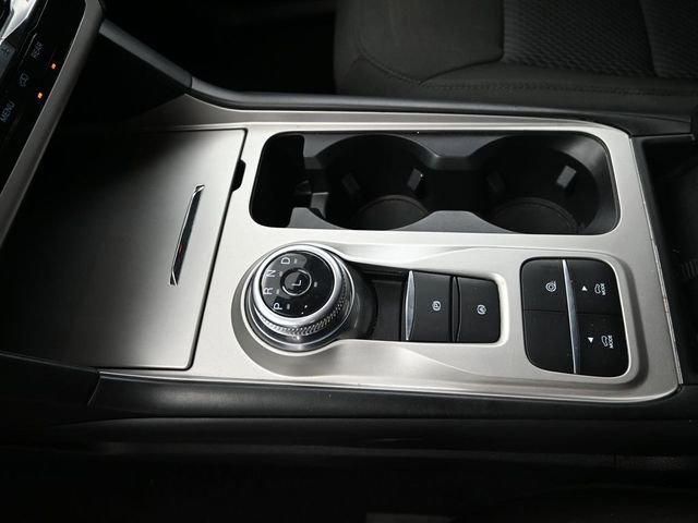 Used 2023 Ford Explorer XLT image 13