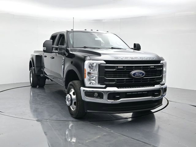 Used 2025 Ford F350 XL w/ XL Driver Assist Package image 4