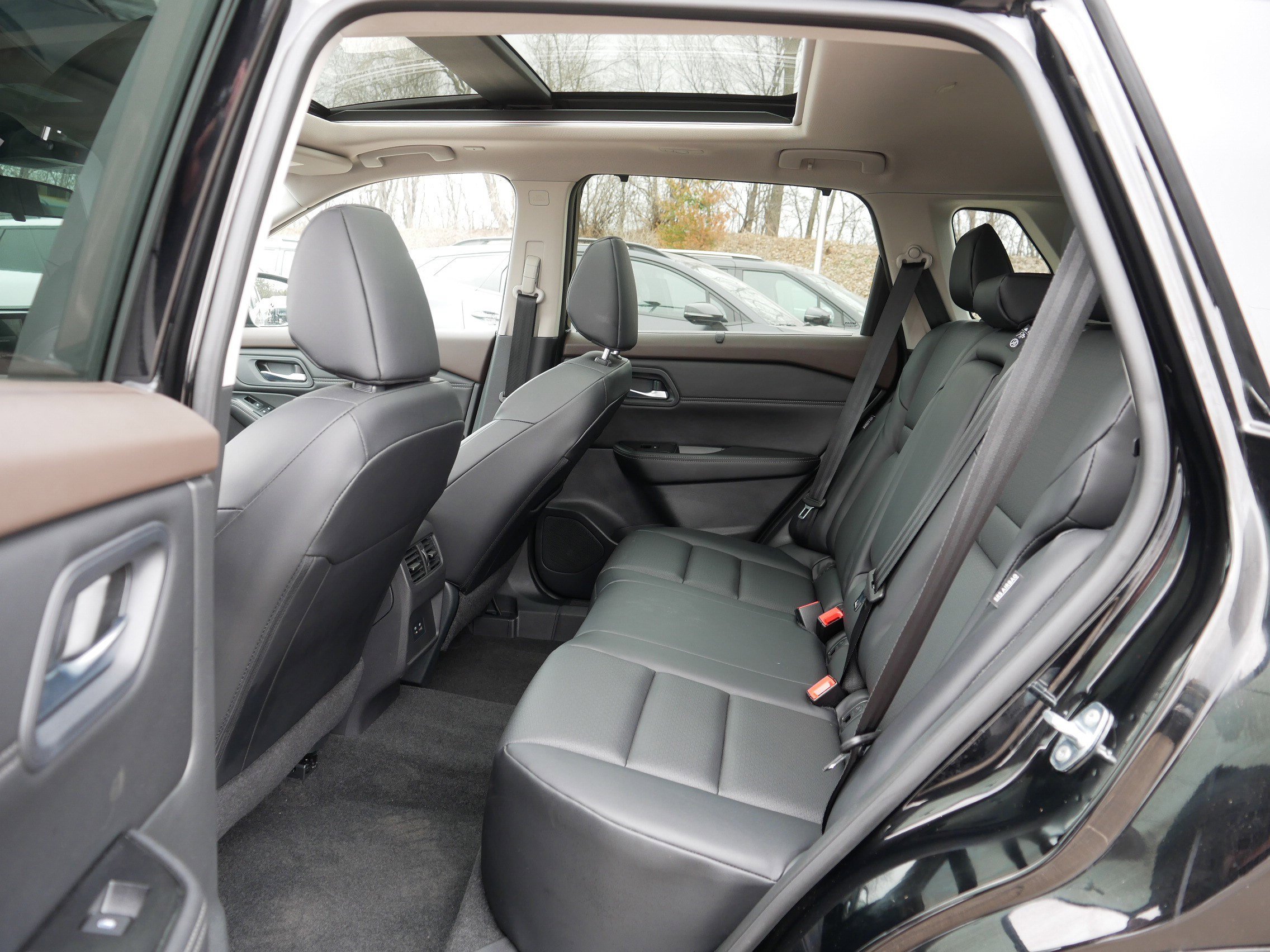 Certified 2023 Nissan Rogue SV w/ SV Premium B Package AWD/4WD image 36