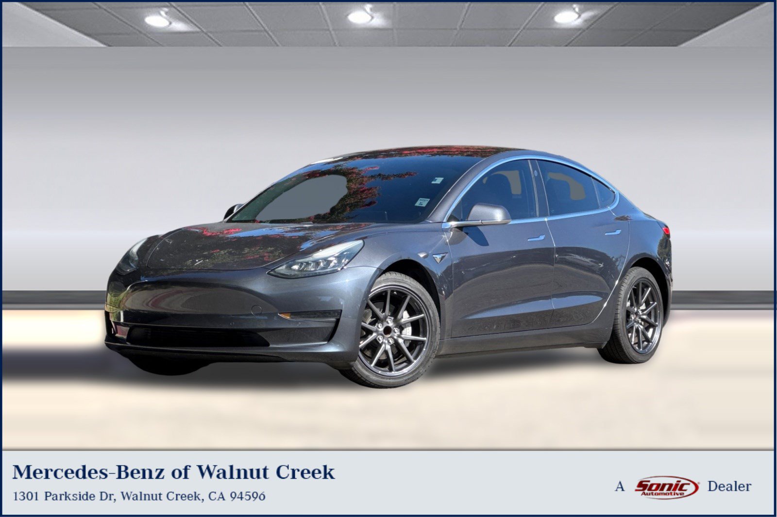 Used 2018 Tesla Model 3 Long Range RWD image 1