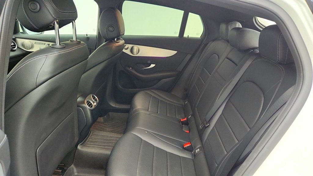 Used 2023 Mercedes-Benz GLC 300 4MATIC Coupe image 20