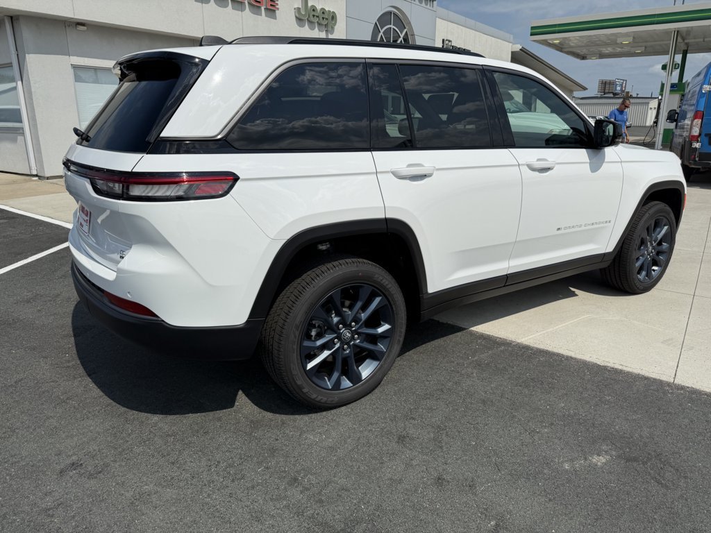 New 2026 Jeep Grand Cherokee Limited AWD/4WD image 8