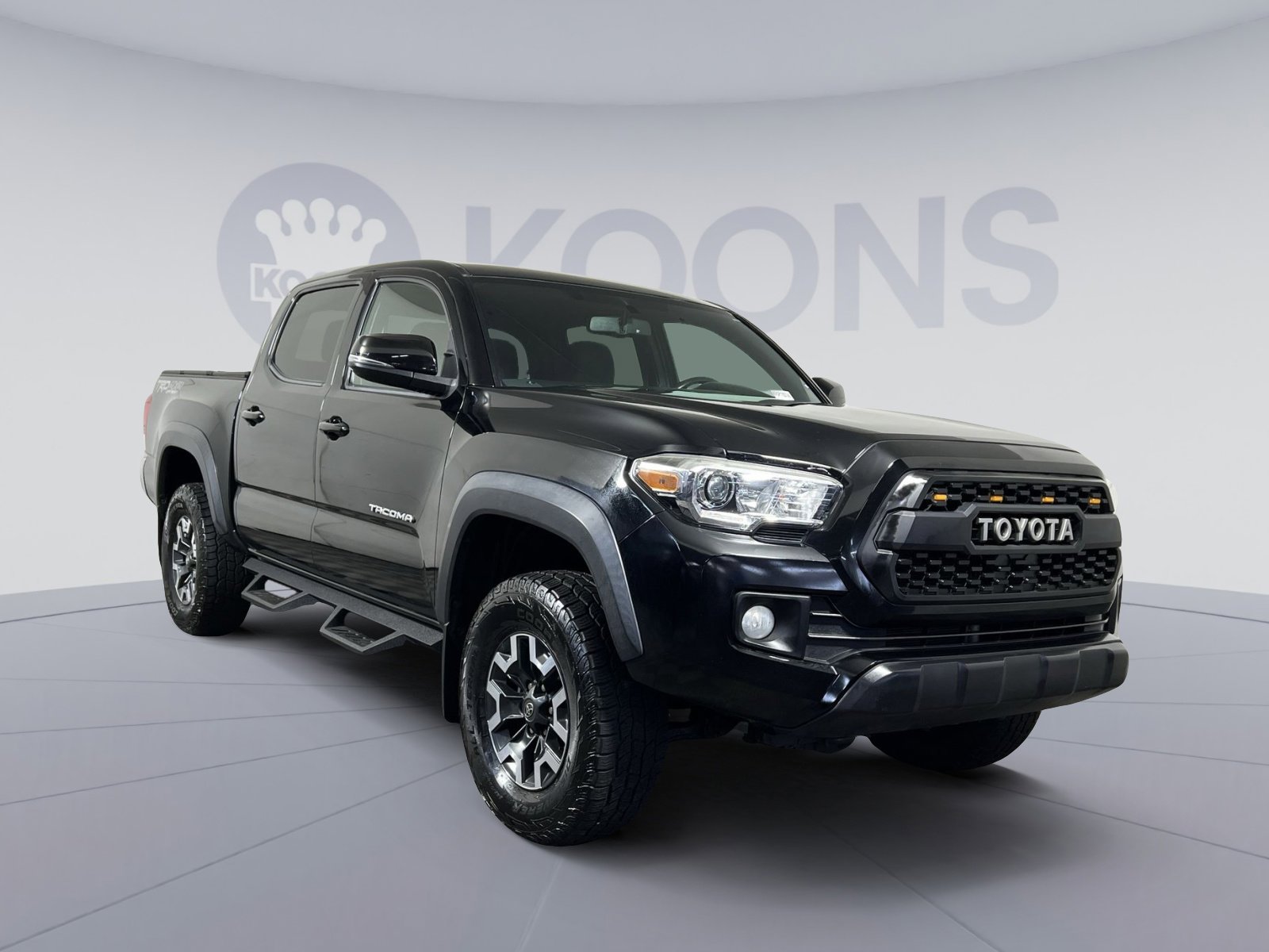 Used 2017 Toyota Tacoma TRD Off-Road w/ Tow Package (A/T) image 10