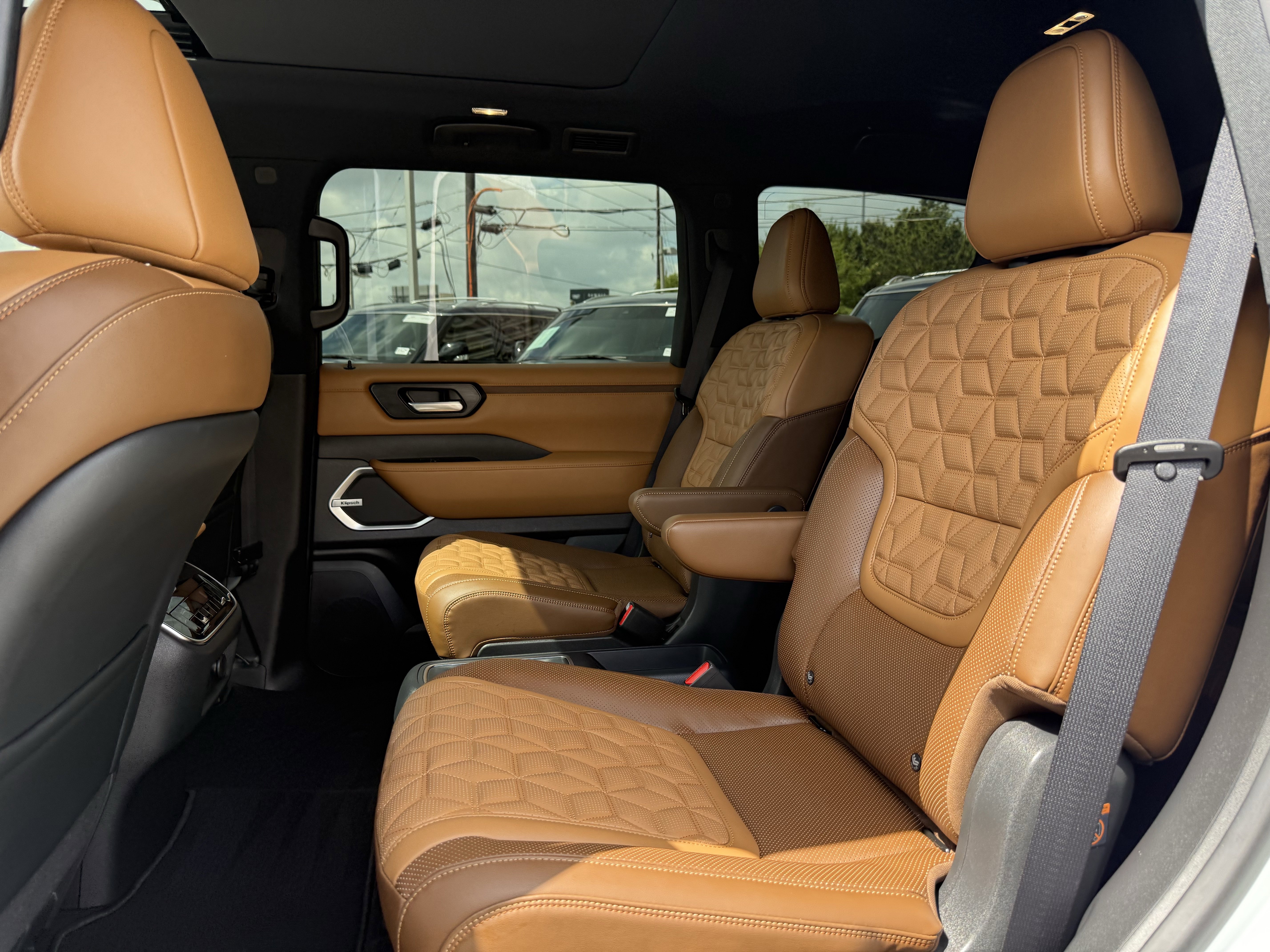 Used 2026 Nissan Armada Platinum Reserve AWD/4WD image 16