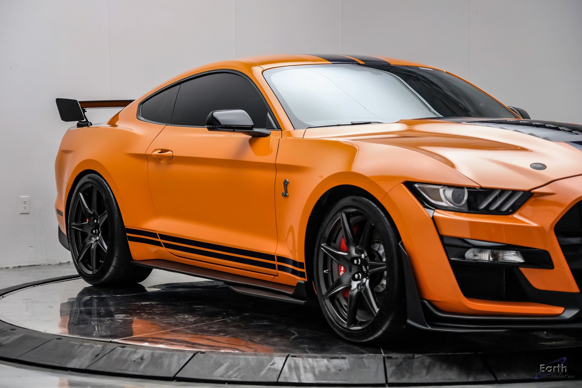 Used 2020 Ford Mustang Shelby GT500 w/ Carbon Fiber Track Pack RWD image 32