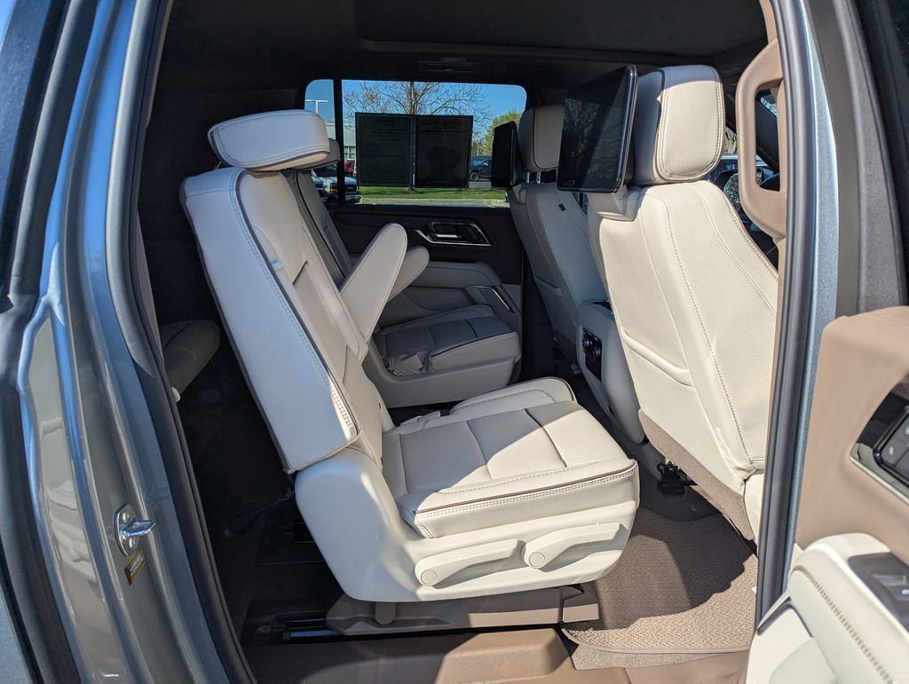 Used 2026 GMC Yukon XL Denali w/ Denali Reserve Package image 19